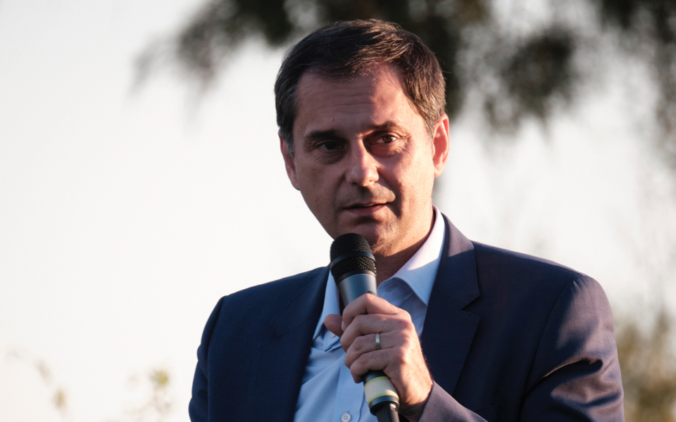 θεοχάρης-ευπρόσδεκτοι-οι-βρετανοί-το-2386095