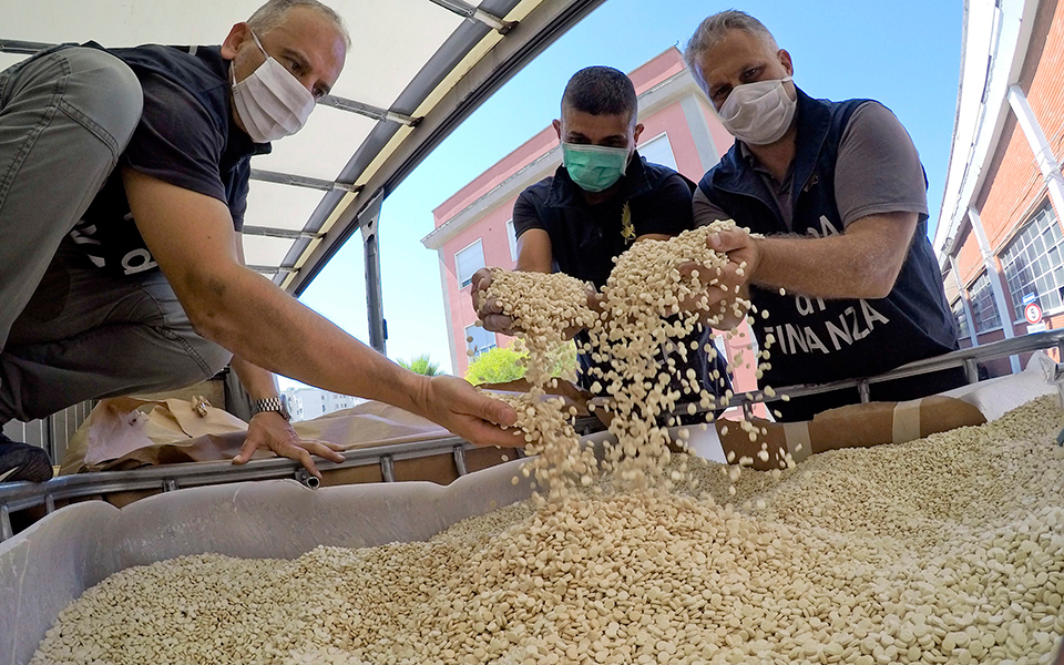 Economist: Το ναρκωτικό που χρηματοδοτεί το καθεστώς Άσαντ στη Συρία-2