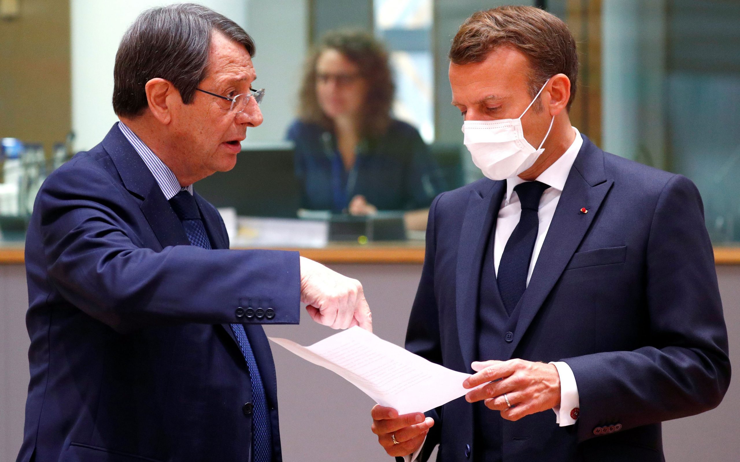 στο-παρίσι-την-πέμπτη-ο-ν-αναστασιάδης-2389098