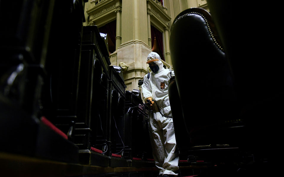 αργεντινή-ξεπεράστηκε-το-όριο-των-100-000-κρ-2387757