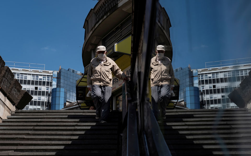 σερβία-δεν-μειώνεται-ο-αριθμός-νέων-κρ-2389827