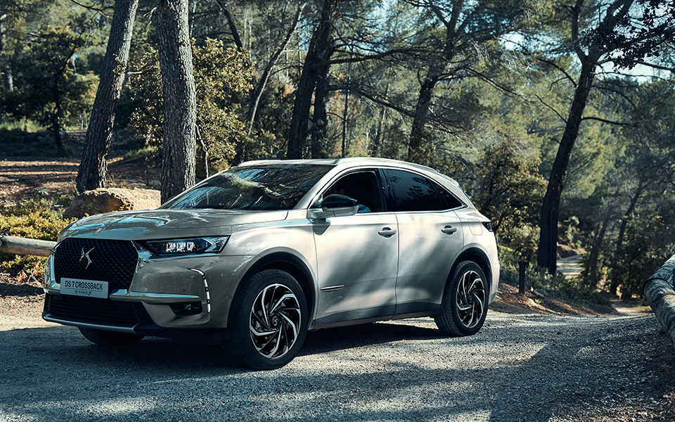 ds-7-crossback-e-tense-πολυτελές-και-ευφυές-υβριδικό-suv-2388816