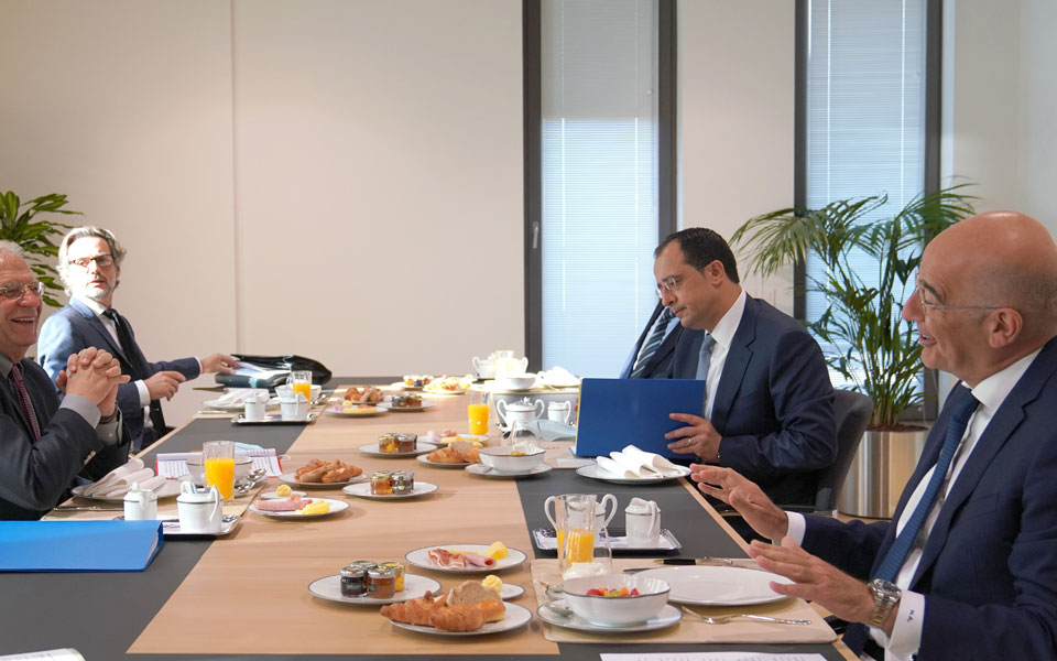 συνάντηση-δένδια-μπορέλ-οι-ελληνοτο-2387781