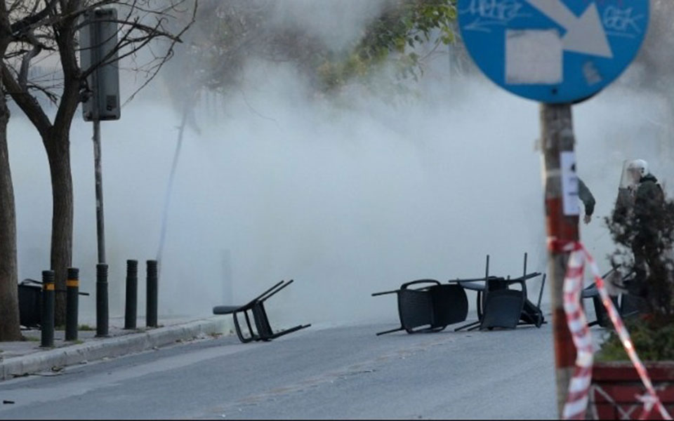 επεισόδια-με-τρεις-συλλήψεις-στο-οικο-2388259