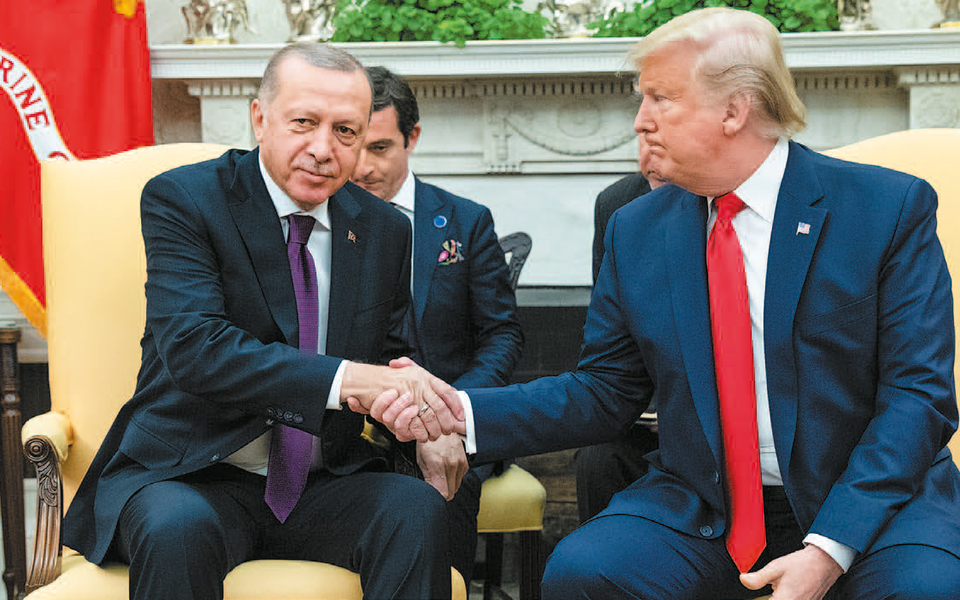 αποσπούσε-ότι-ήθελε-από-τον-τραμπ-2385800