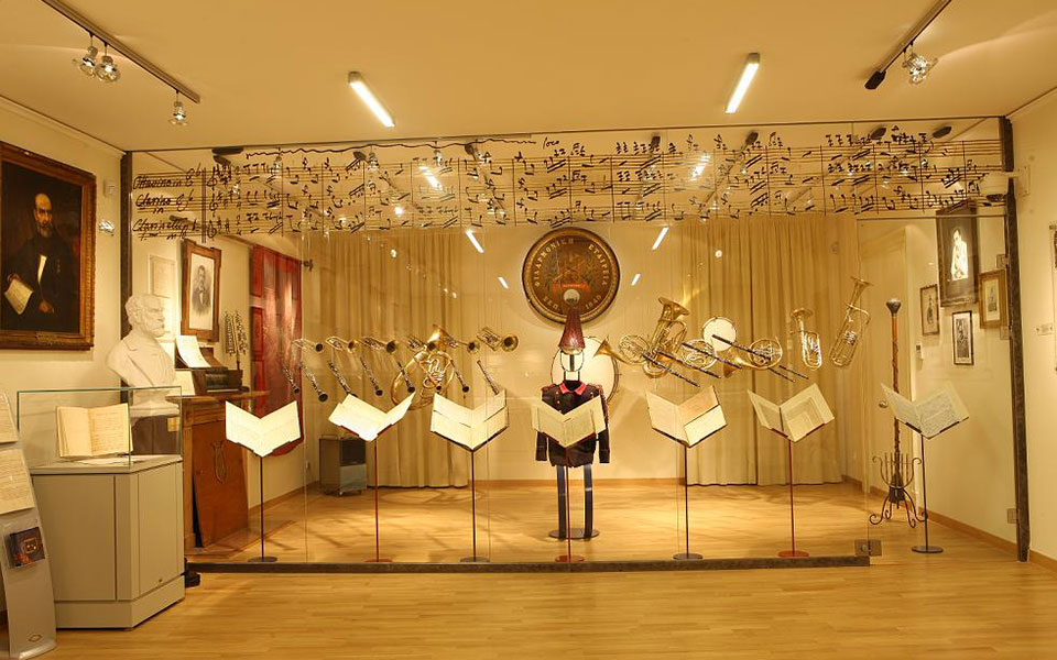 ανοίγει-πάλι-το-μουσείο-της-φιλαρμονι-2385856