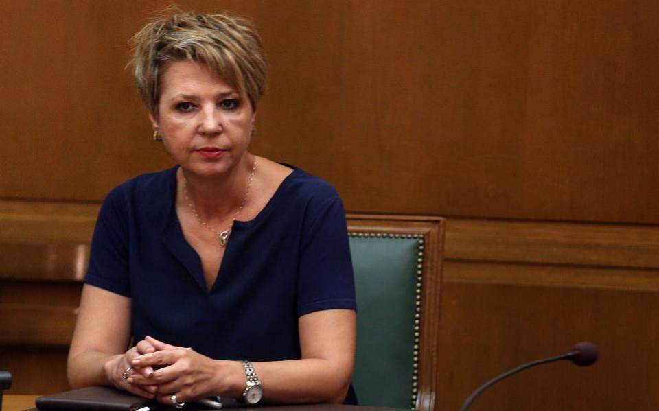 γεροβασίλη-για-μάτι-προσπάθεια-συγκά-2389127