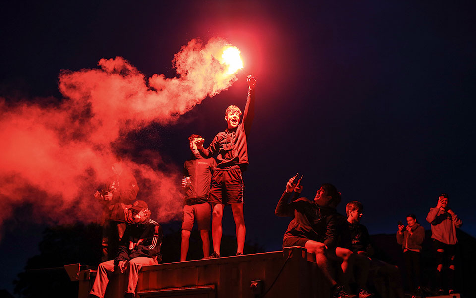 στο-λίβερπουλ-κανείς-δεν-περπατάει-μό-2390731