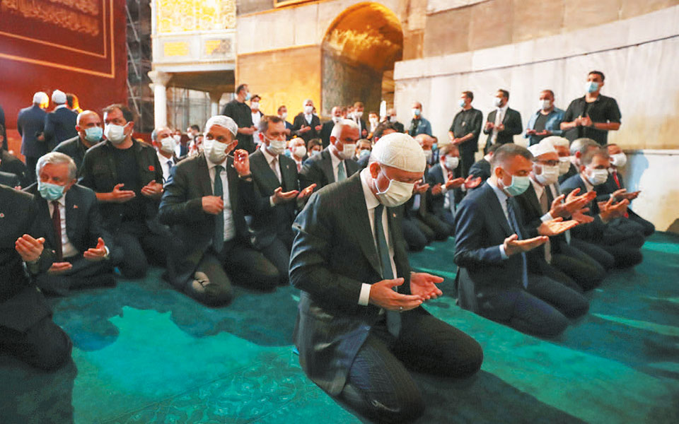 καθολική-καταδίκη-και-κατακραυγή-από-2389871