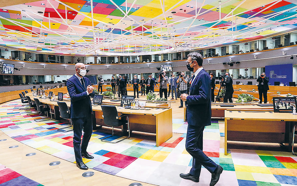 το-μεγάλο-παζάρι-της-συνόδου-κορυφή-2388711