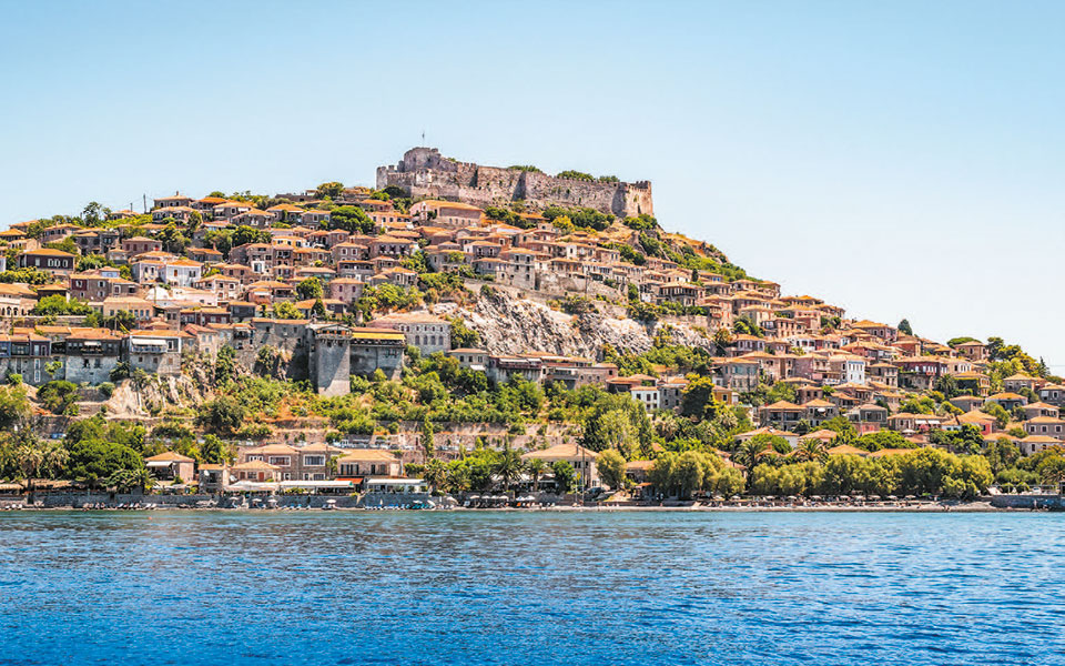 εμφύλιος-στον-μόλυβο-με-φόντο-το-προ-2390897