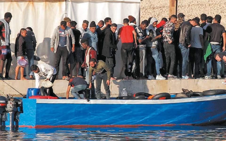 ιταλία-ο-δήμαρχος-της-λαμπεντούζα-ζητ-2389960