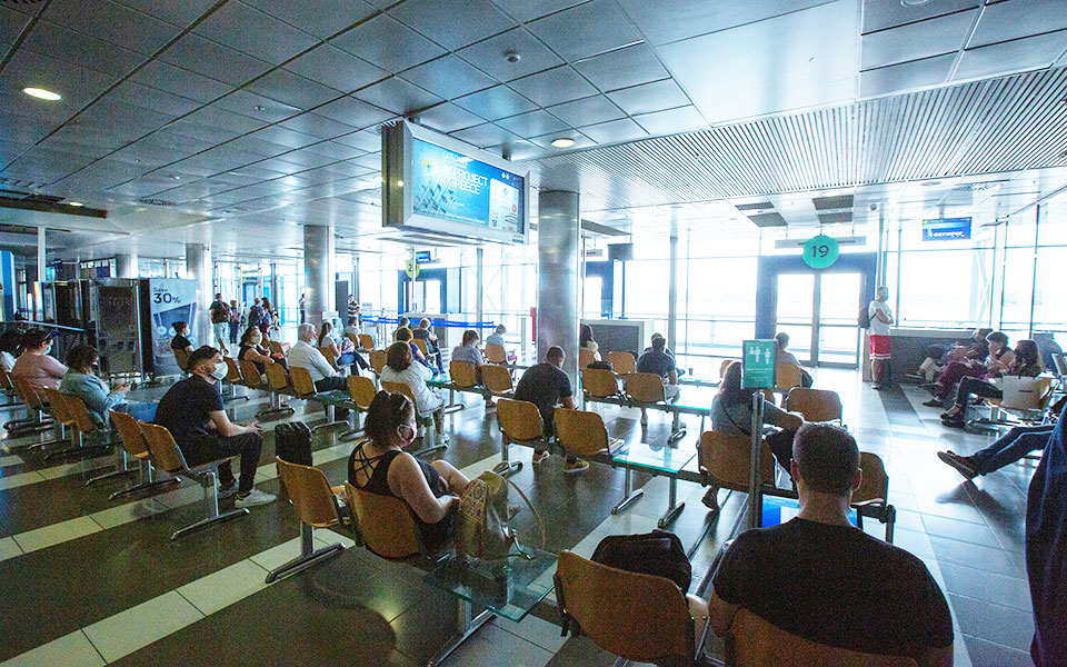 σύγχυση-με-τη-φόρμα-plf-για-τους-τουρίστε-2386355