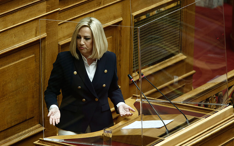 φ-γεννηματά-η-κυβέρνηση-ακολουθεί-λάθ-2386245