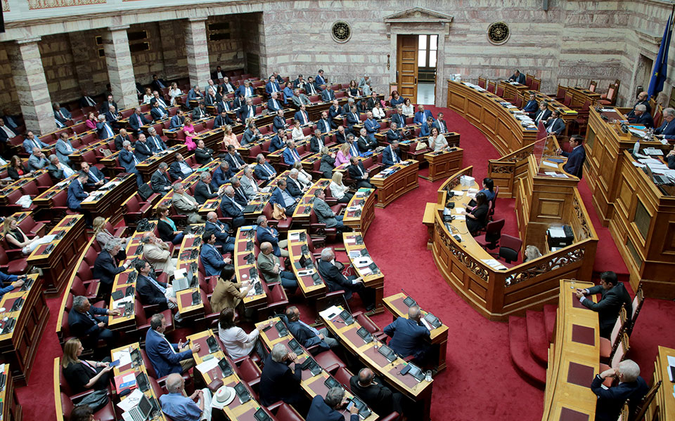 βουλή-σε-επίπεδο-αρχηγών-και-εν-μέσω-πό-2387204