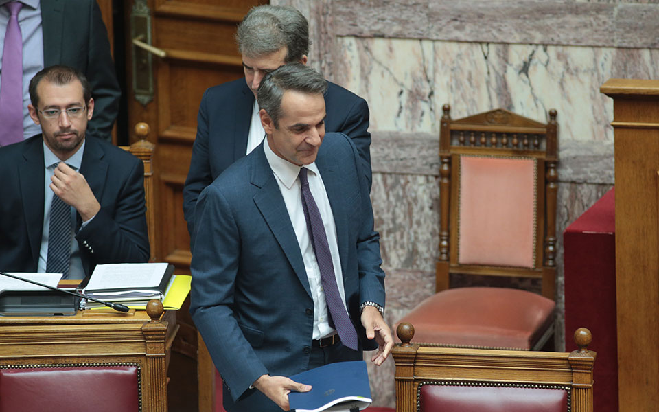 κυρ-μητσοτάκης-απόλυτα-προστατευμέν-2387191