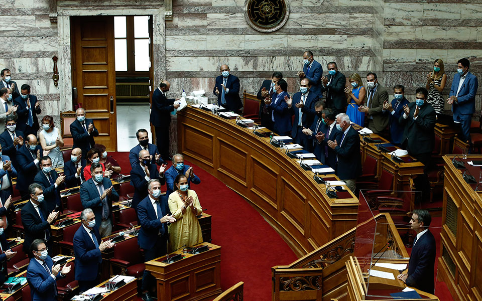 με-μάσκες-στη-βουλή-αρχηγοί-υπουργοί-κ-2390621