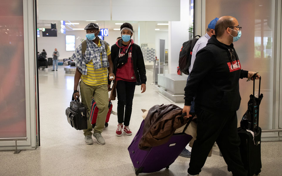 plan-b-με-τοπικά-lockdown-αν-συνεχιστεί-η-αύξηση-τω-2388071