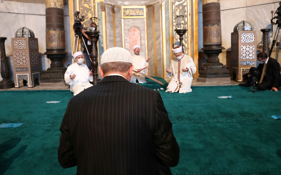 καθολικός-ιερέας-η-ύβρις-του-ερντογάν-2389833