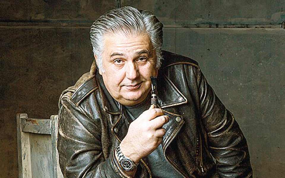 ενα-εικοσιτετράωρο-περιοδείας-με-τον-2389837