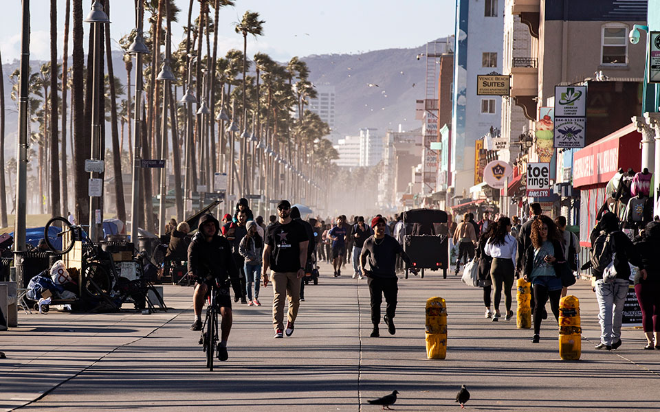 ηπα-κλείνουν-ξανά-μπαρ-και-εστιατόρια-2387870
