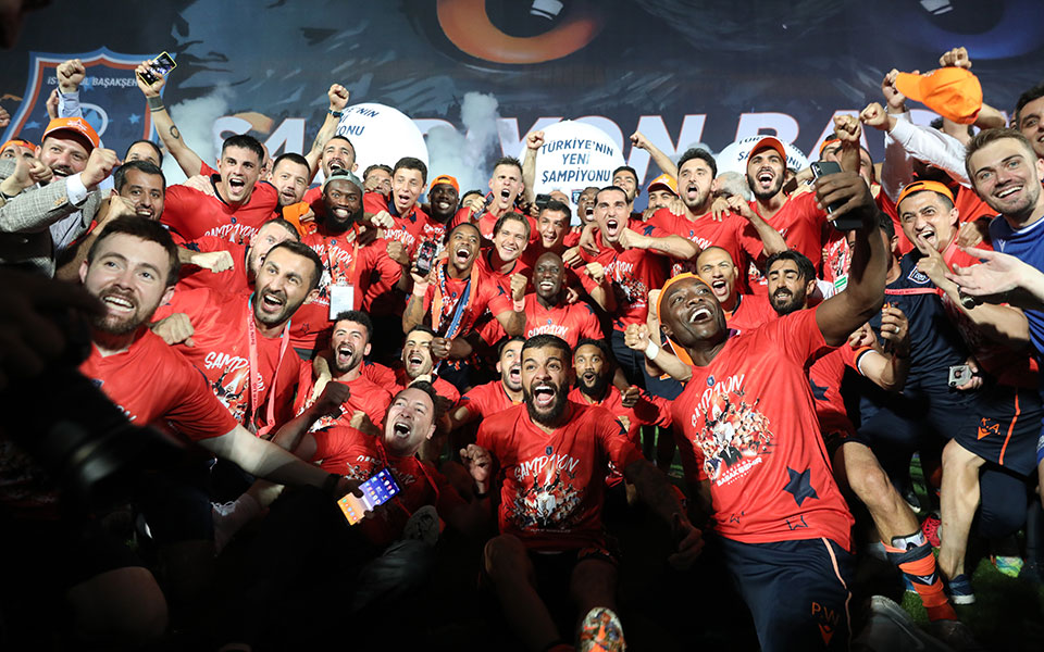 πρωταθλήτρια-τουρκίας-η-ομάδα-του-ερν-2389099