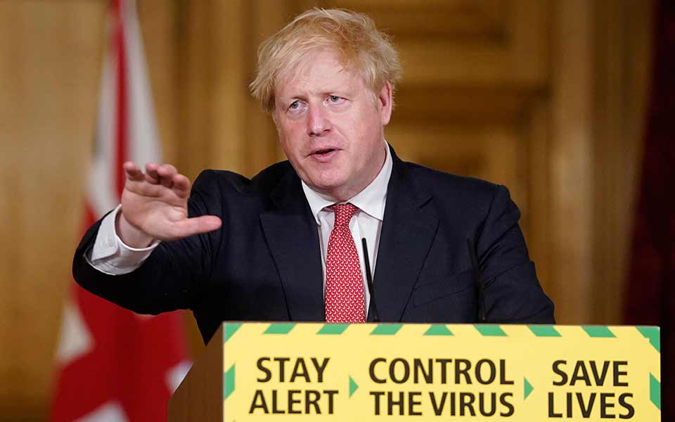 ο-μπ-τζόνσον-δημοσιεύει-αγγελία-για-κυ-2390450