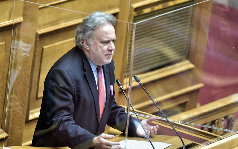 γ-κατρούγκαλος-προκλητική-και-απαρά-2387451