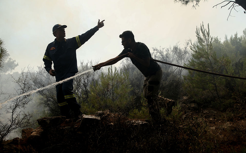 από-πεδίο-βολής-ξεκίνησε-η-μεγάλη-φωτι-2388532