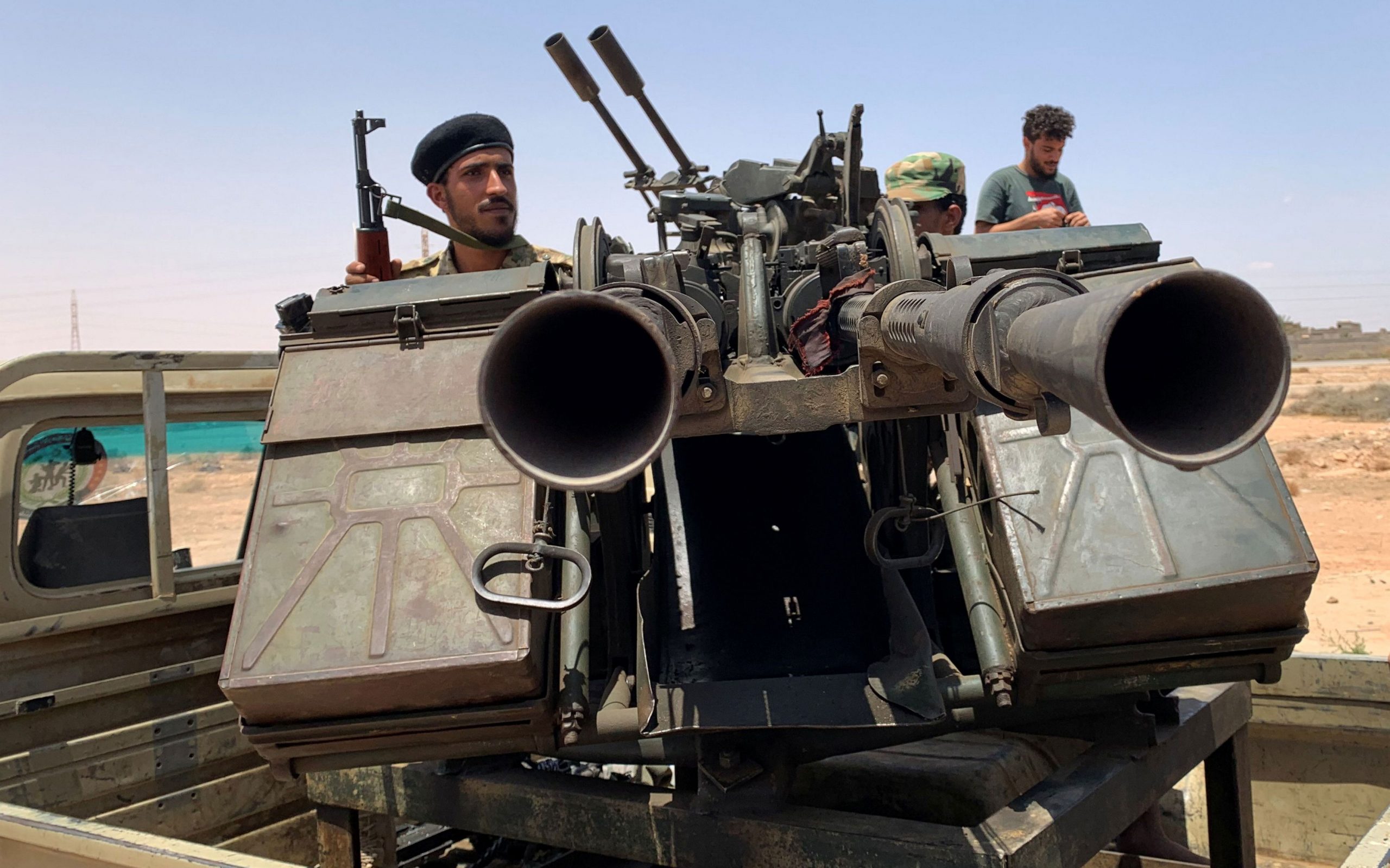 ηπα-η-ρωσία-στέλνει-στρατιωτικό-εξοπλ-2389824