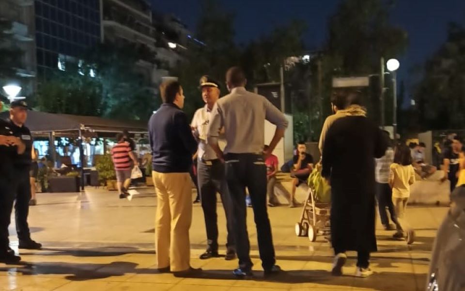 σε-σκαραμαγκά-και-σχιστό-μεταφέροντα-2386578