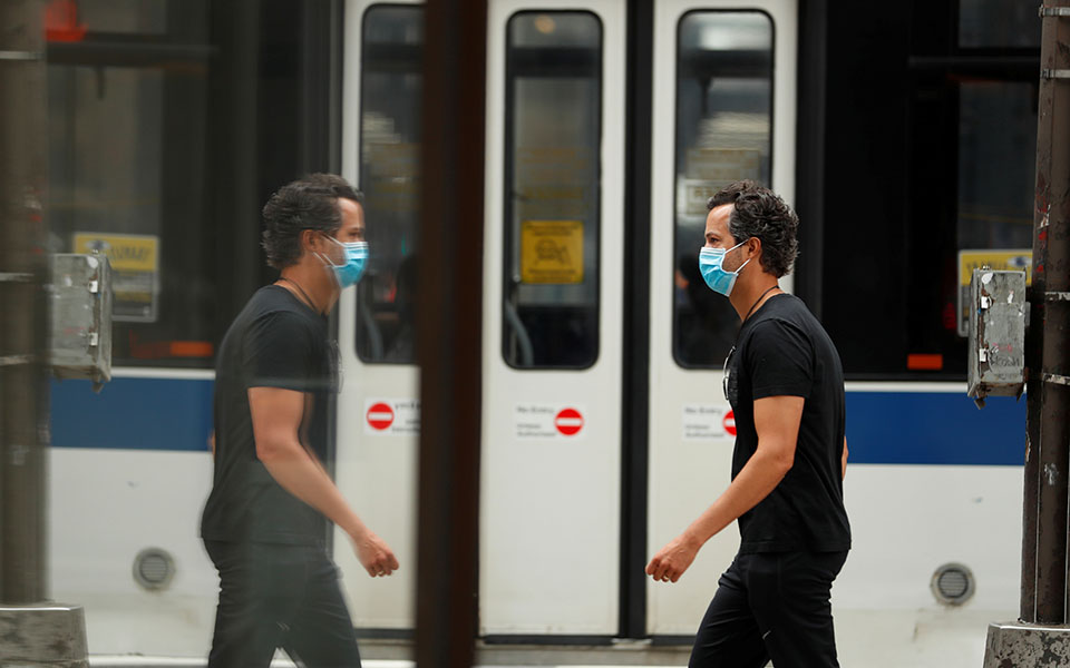 κορωνοϊός-δημοσκόπηση-χτυπάει-κόκ-2385925