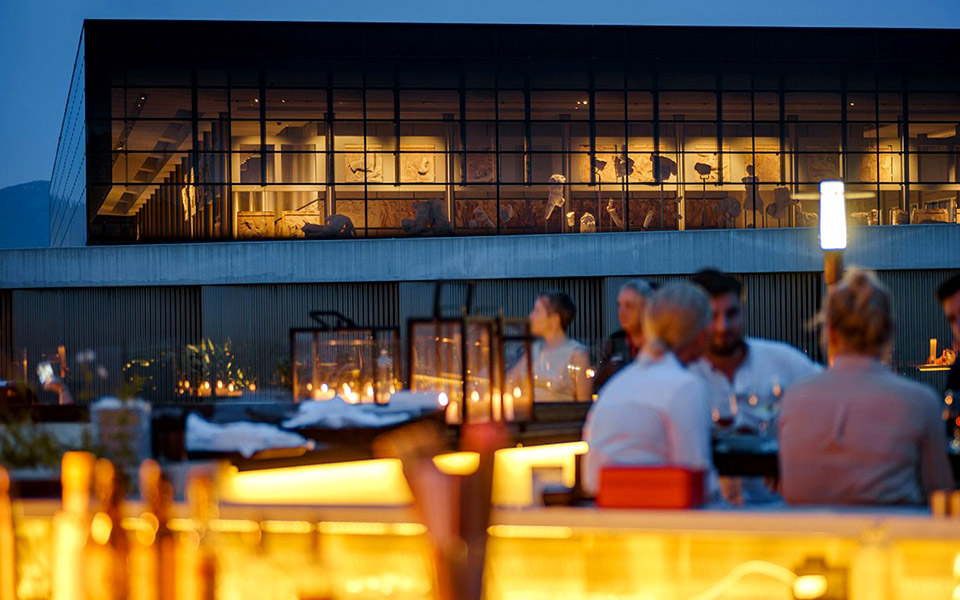 point-a-2388593