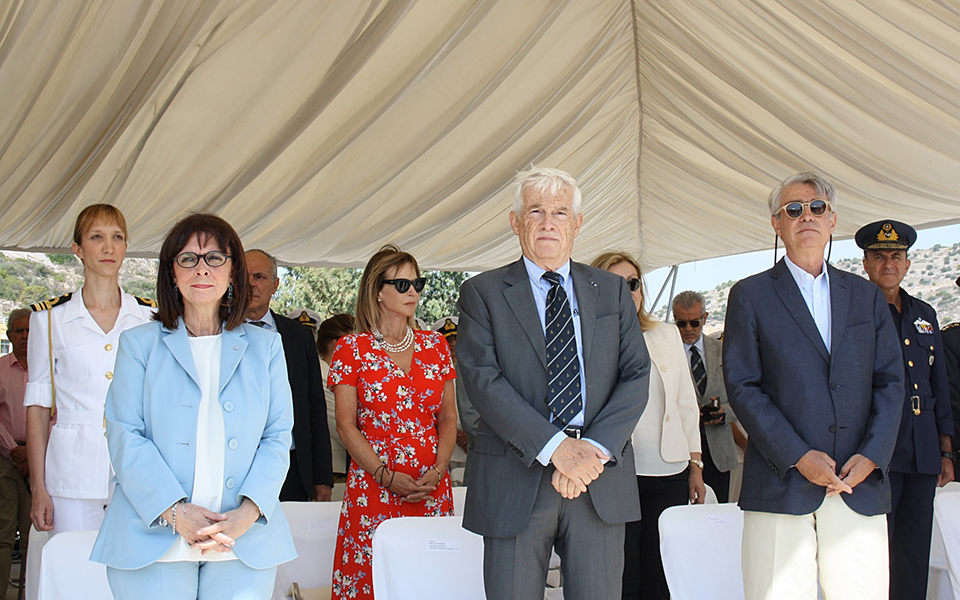 το-πλοίο-ηρακλής-δωρεά-π-λασκαρίδη-2386873