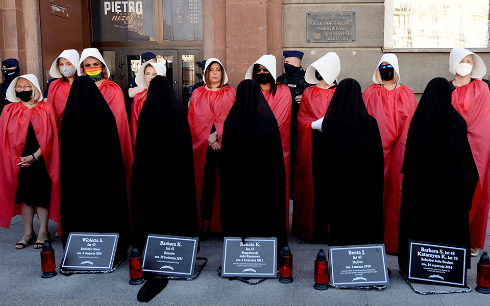 αποχωρεί-από-συνθήκη-κατά-της-βίας-η-πο-2390233