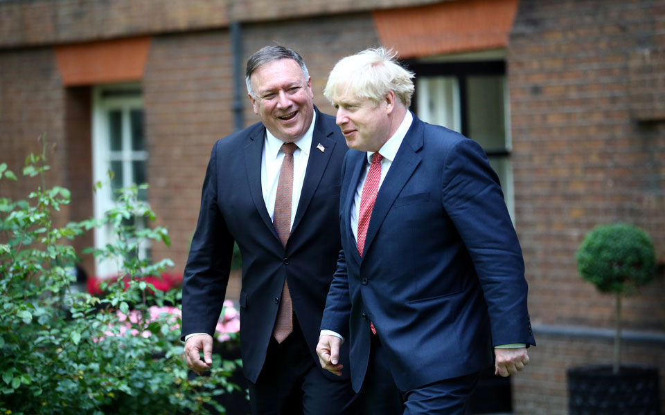 συνάντηση-πομπέο-τζόνσον-στη-ντάουν-2389193