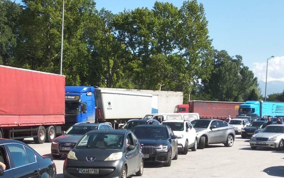 προμαχώνας-περιορισμένη-η-κίνηση-των-2386805