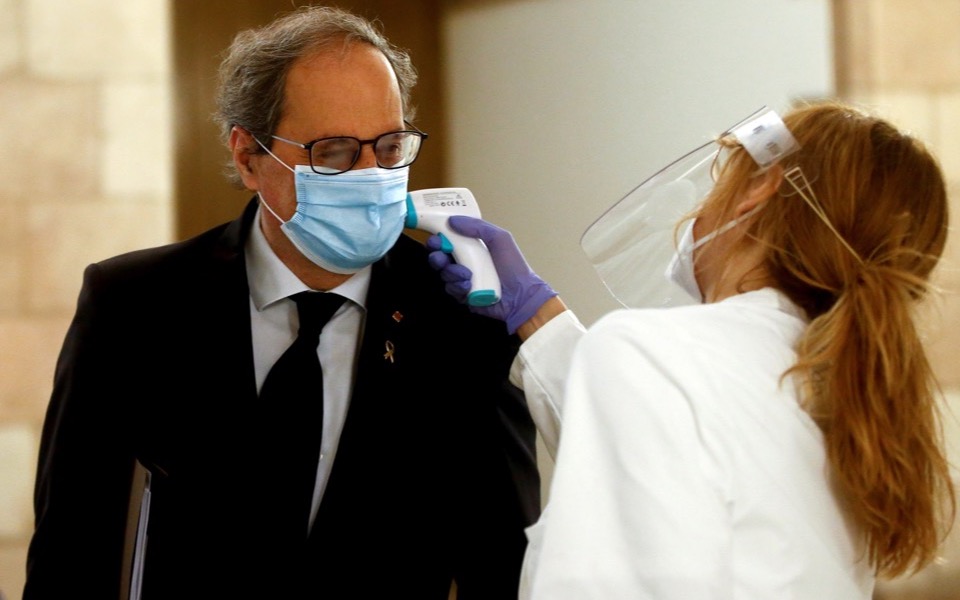 υποχρεωτική-η-χρήση-μάσκας-παντού-στη-2386975