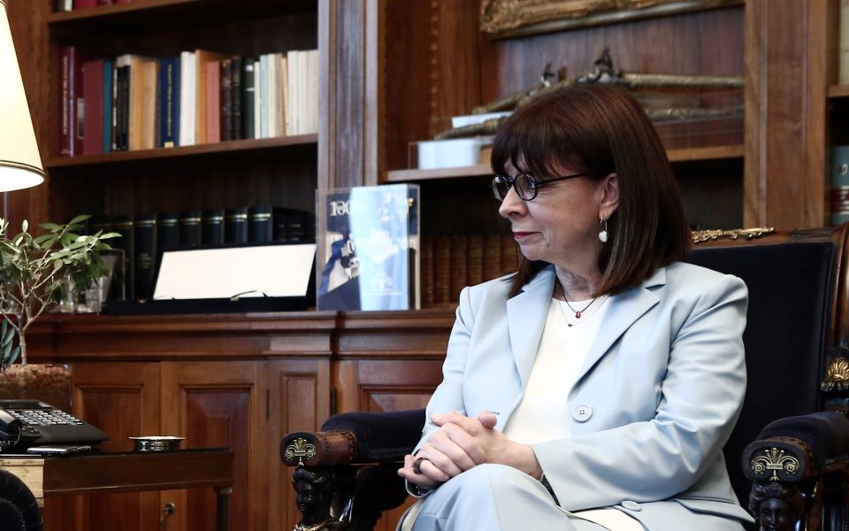 κ-σακελλαροπούλου-θερμές-ευχές-προς-τ-2386454