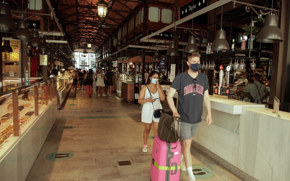 η-πανδημία-βύθισε-τις-μεγαλύτερες-οικ-2390940