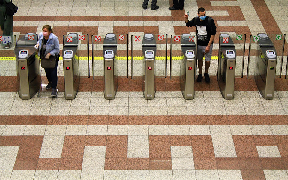 νέα-μέτρα-κατά-του-συνωστισμού-στα-μμμ-2390887