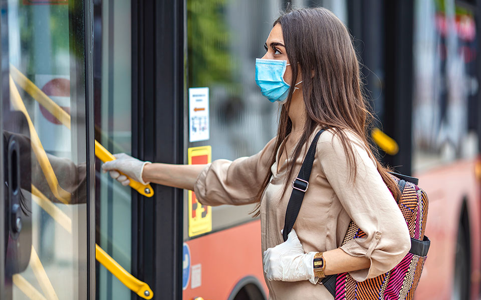 σε-ασφυκτικό-κλοιό-λόγω-πανδημίας-2386901