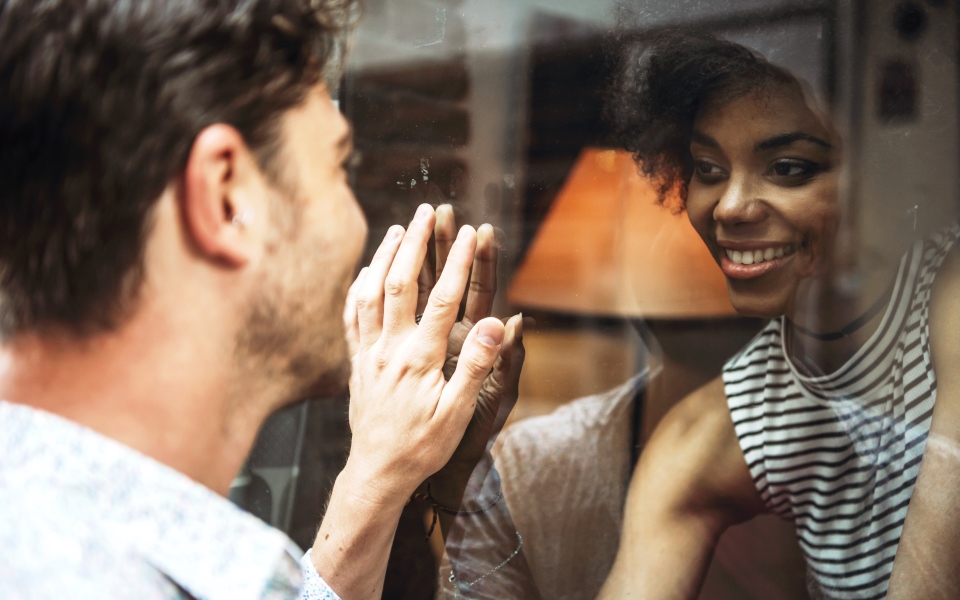 ο-έρωτας-στα-χρόνια-του-κορωνοϊού-μί-2385988