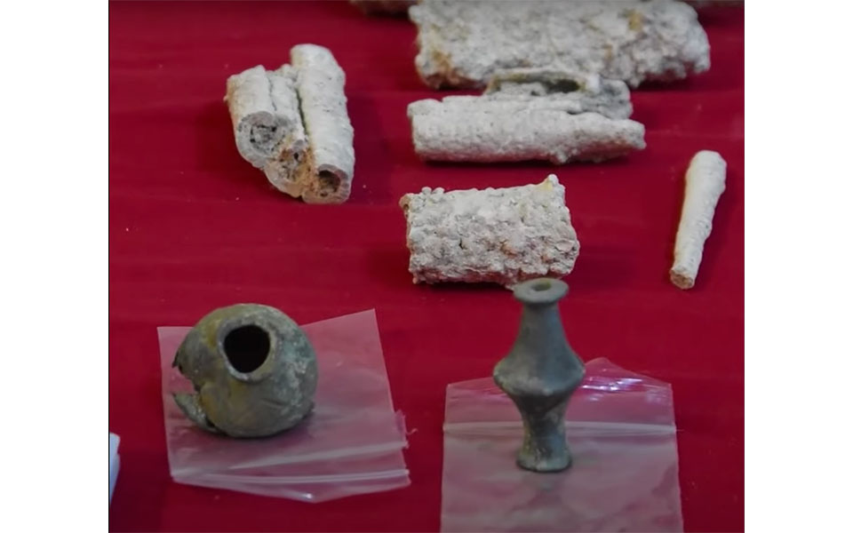 οι-επίμονοι-λαθρανασκαφείς-2386930