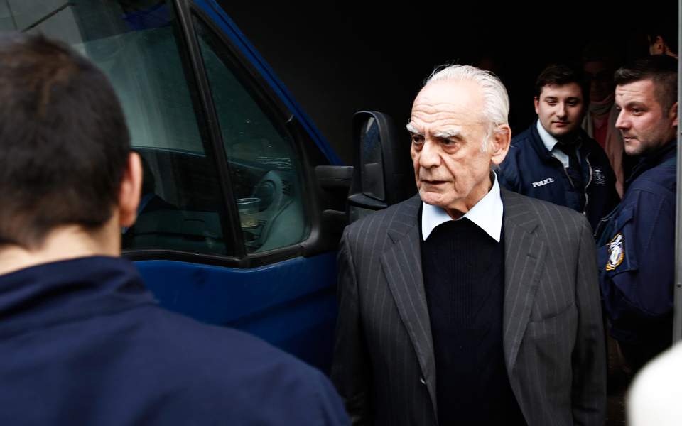 στο-σισμανόγλειο-με-πνευμονία-ο-ακης-τ-2390924