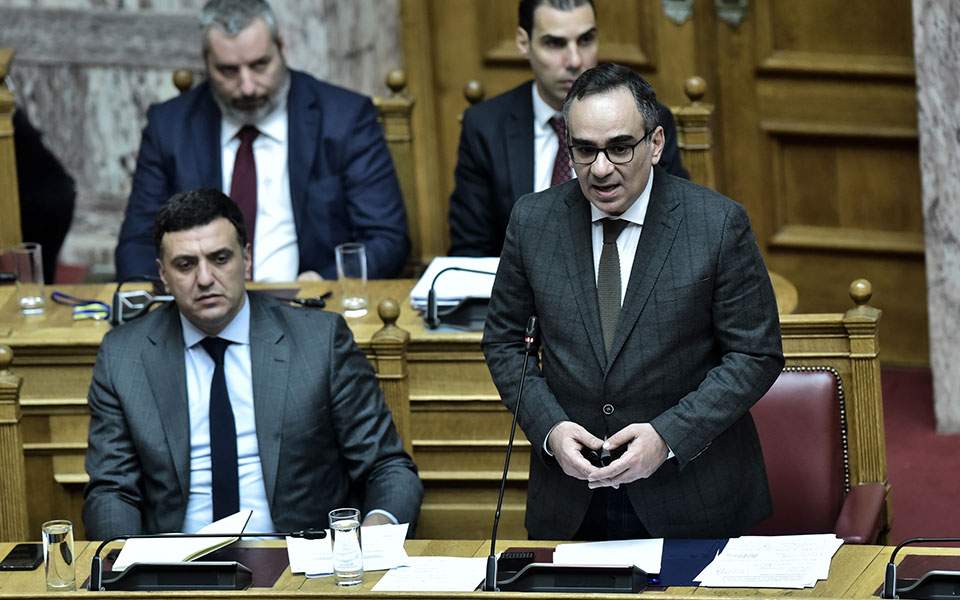 β-κοντοζαμάνης-πραγματοποιούνται-9-000-τ-2390906