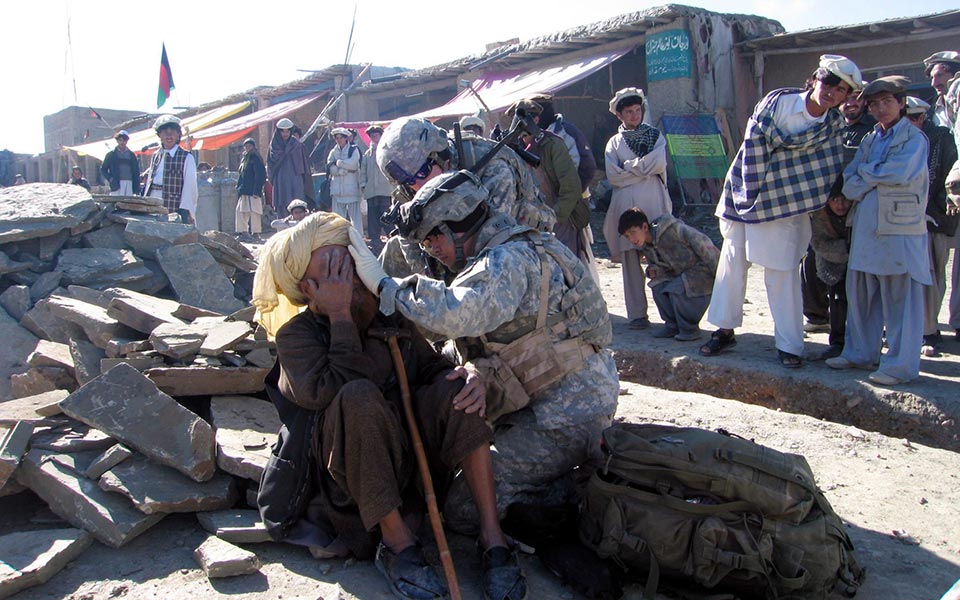 οι-ηπα-κάθισαν-στο-ίδιο-τραπέζι-με-τους-2297861