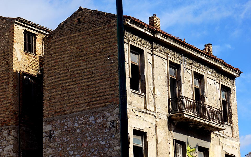 τα-ερειπωμένα-ανάκτορα-της-οδού-αχιλλ-2297974