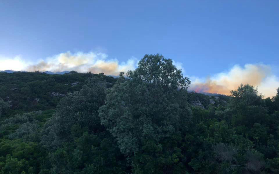 πυρκαγιά-στην-ικαρία-εκκενώθηκαν-οι-2392560