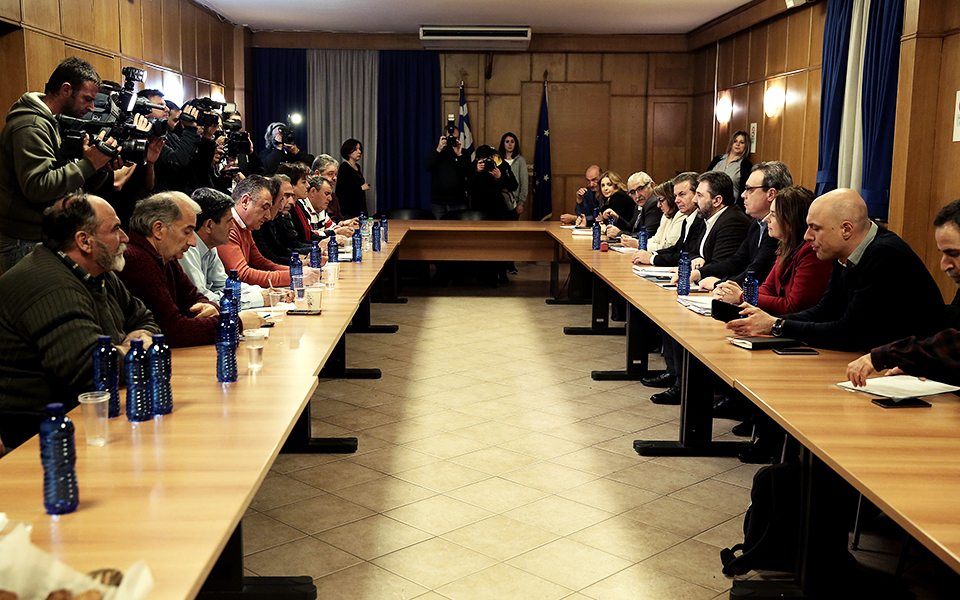 ακαρπη-η-συνάντηση-με-τους-αγρότες-2300086